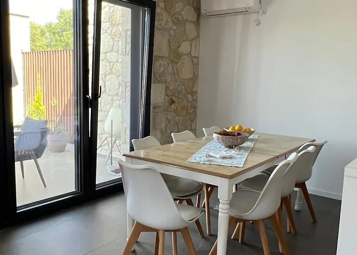 Exclusive New With Private Pool - 4br Villa *