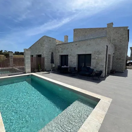 Exclusive New With Private Pool - 4br Вилла