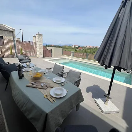 Вилла Exclusive New With Private Pool - 4br Неа-Фокеа